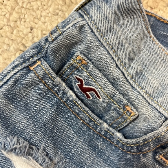 Hollister High Waisted Jean Shorts - Picture 3 of 4